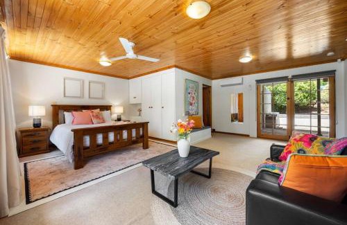 Paechtown Apartment | Amber Whisper