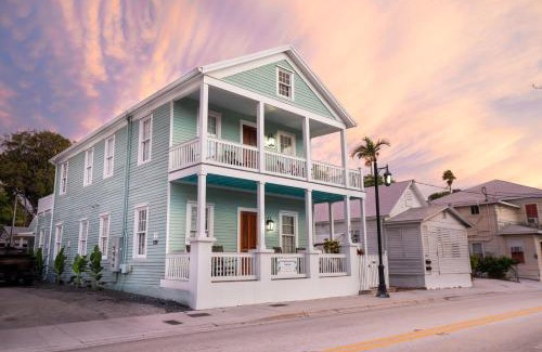 Old Town House | American Shoal Light Suite