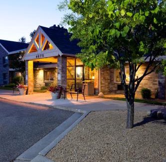 White Bear Lake Hotel | AmericInn by Wyndham White Bear Lake St. Paul