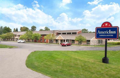 Burlington Hotel | AmericInn by Wyndham Burlington