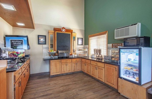 Cloquet Hotel | AmericInn by Wyndham Cloquet