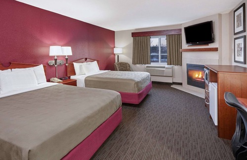 Fennville Hotel | AmericInn by Wyndham Douglas/Saugatuck