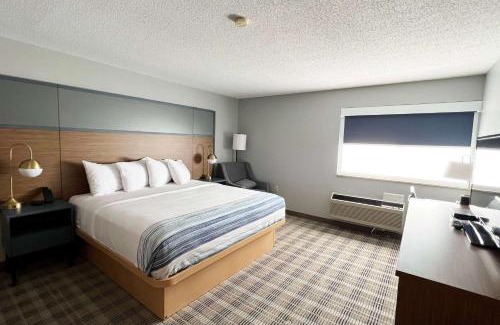 Marshfield Hotel | AmericInn by Wyndham Marshfield