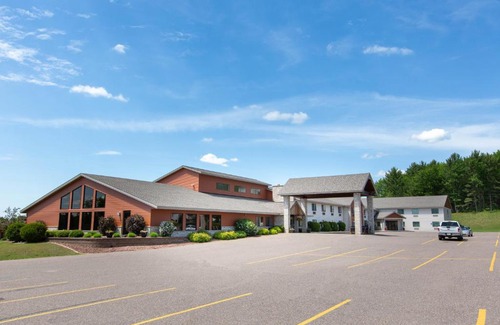 Merrill Hotel | AmericInn by Wyndham Merrill