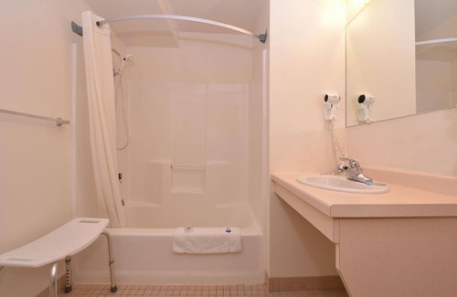 Park Falls Hotel | AmeriVu Inn