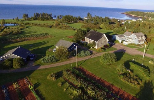 Lorneville Hotel | Amherst Shore Country Inn