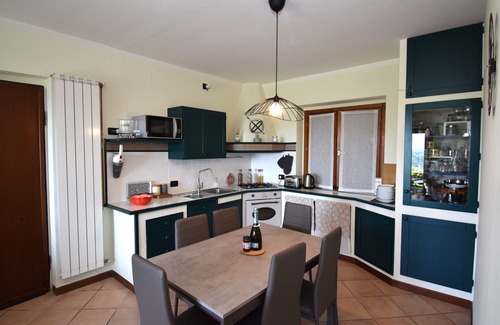 Villanuova sul Clisi Apartment | Amirovista lake view & shared pool, Villanuova sul Clisi, Italy