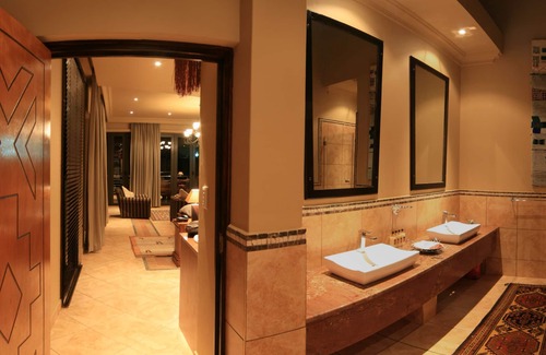 Kloof House | Ammazulu African Palace