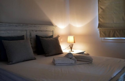 Elea House | Ammos Luxury Suites