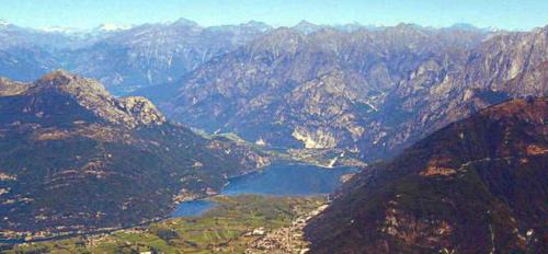 Verceia Apartment | AMPIO APPARTAMENTO TRA LAGO & MONTi