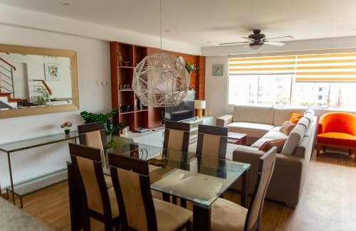 La Victoria Apartment | Amplio y Familiar 3BR de 3 pisos. Smart Home