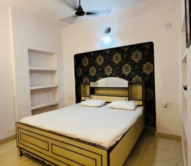 Varanasi House | Amrit Ganga Homestay 1,5 km from kashi vishwanath Near Rathyatra ropeway