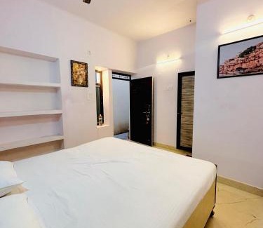 Varanasi House | Amrit Ganga Homestay 1,5 km from kashi vishwanath Near Rathyatra ropeway