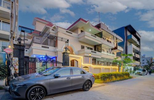 Sector 39 Hotel | Amrit Villa Hotel and Banquet Medanta Hospital Medicity