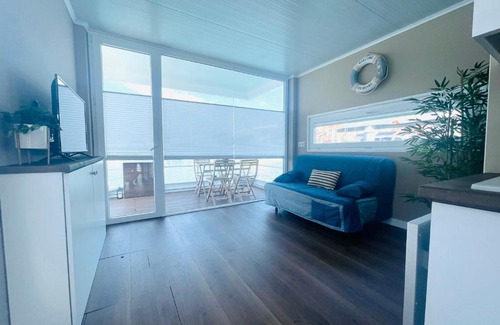 Gijon City Centre Boat Rental | AMSTERDAM CASA FLOTANTE