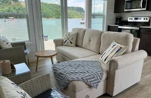 Russell Springs Boat Rental | An Absolute Blast - Lake Cumberland Marina