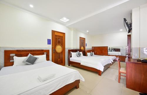 District 11 Hotel | An Binh 2 hotel near Dam Sen Park