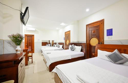 District 11 Hotel | An Binh 2 hotel near Dam Sen Park