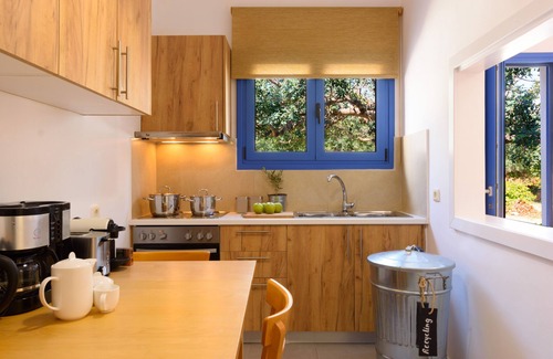 Ammoudara Apartment | An Eden for two+ (a small apartment in a lemon tree garden next to the sea)