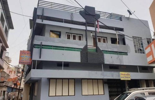 Bouvet Island House | An excellent common hall/bedroom for 8 to 15 guests, near Shri Mahakal Temple.