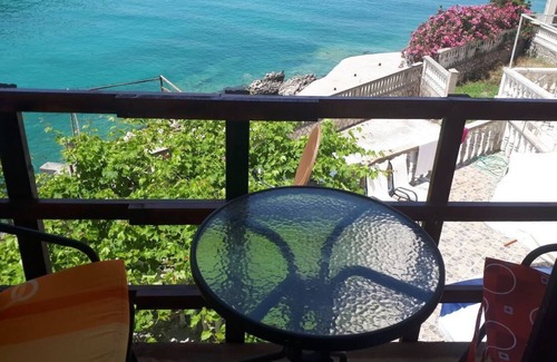 Utjeha Hladna Uvala House | An ideal place to rest and fishing on the foam from the sea.