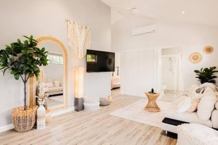 Mermaid Waters House | An Idyllic Boho Style Retreat High-end kitchenware