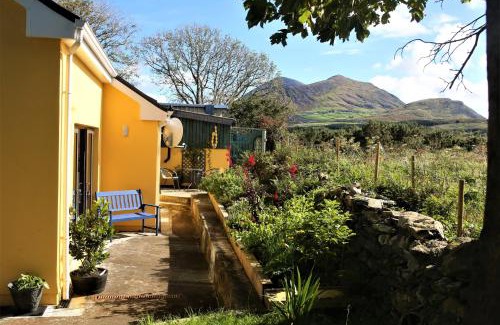 Louisburgh House | An Nead Beag only 2 miles from Louisburgh
