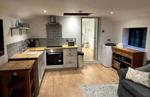 Moreton Cottage | An Original Bakehouse located in the grounds of a 18th century thatched cottage