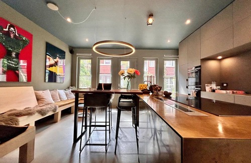 Amsterdam West House | AN URBAN RESIDENCE JUST 5 MINUTES FROM JORDAAN