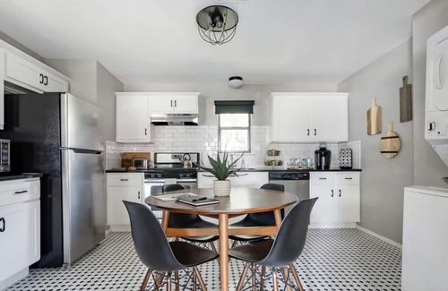 Central Oklahoma City House | An Urban Retreat w/Private Patio & Lake - Cheers To The Day OKC!