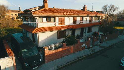 Arborea House | Anaelehouserooms LTB