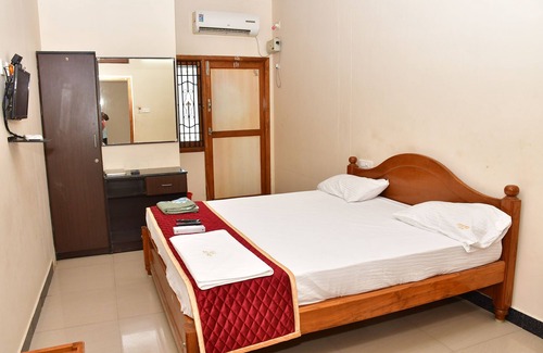 Thirukadaiyur Hotel | Anbu Paradise