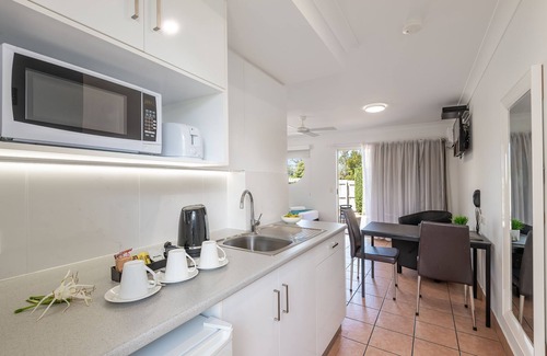 Noosaville Hotel | Anchor Motel Noosa