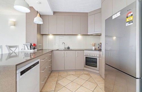 Cullen Bay Condo | Anchor Point Penthouse: Marina Views ~ Pool ~ BBQs
