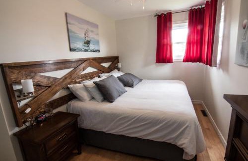 Leamington Apartment | Anchors Away