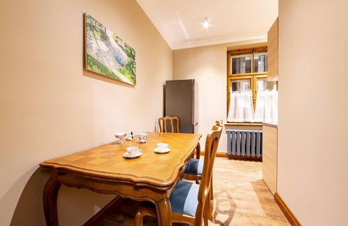 Maskavas Forstate Apartment | Ancient Storie's AP 65sqm Renovated Free parking