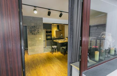 Azuga Apartment | Anda Apartment