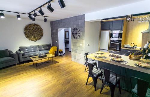 Azuga Apartment | Anda Apartment