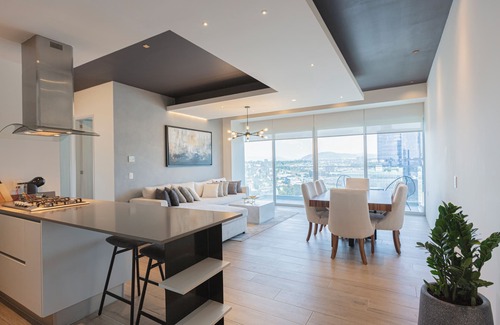 Financial District Apartment | Andares City Views Apt- Shopping & Lifestylenn