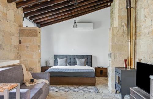 Vasa Koilaniou Apartment | Andre Marie Stonewood Retreat