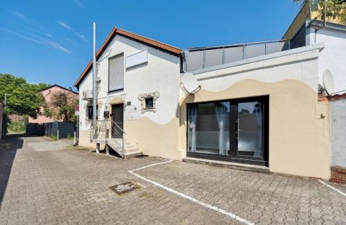Kaiserslautern Apartment | ANDRISS - Travel & Work - 5 BR - Kitchen - Parking