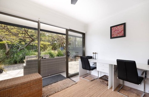 Warner Cottage | Anembo Cottages, close to all state of art sporting facilities, hospitals, shops