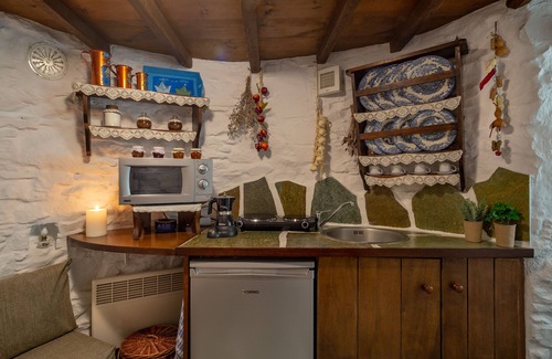 Ano Siros House | Anemomylos-Windmill