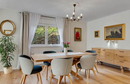 Lasko House | Angel Boutique Home - Entire premium house