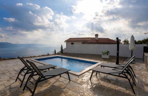 Ripenda Kosi House | Angel Marie Villa in a calm location with sea-view