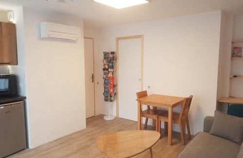 Monplaisir Apartment | Angers Green Lodge