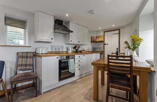 Bridford House | Angler's Cottage Summ