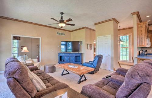 Mammoth Spring House | Anglers Ridge Waterfront Family Getaway!