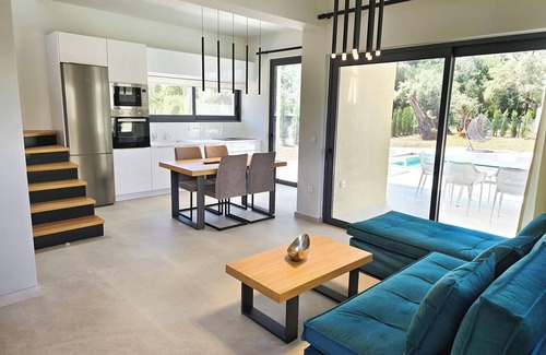 Frinion Villa | Anmaria Luxury
