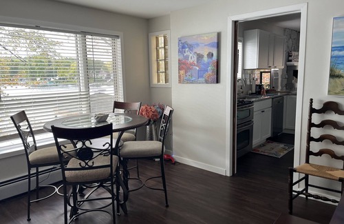 Hell Cabin | Ann Arbor long term Lake rental.30 min to Big House-